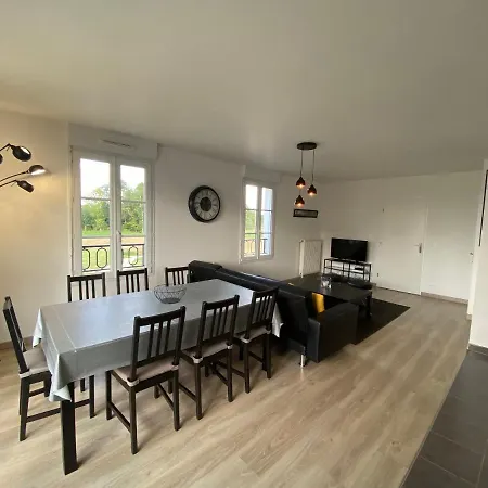 T4 Paris/val D'europe Apartment *